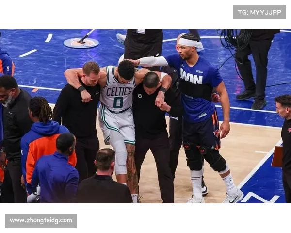 字母哥国籍之谜解析 揭开他背后的多重身份与身份认同困惑